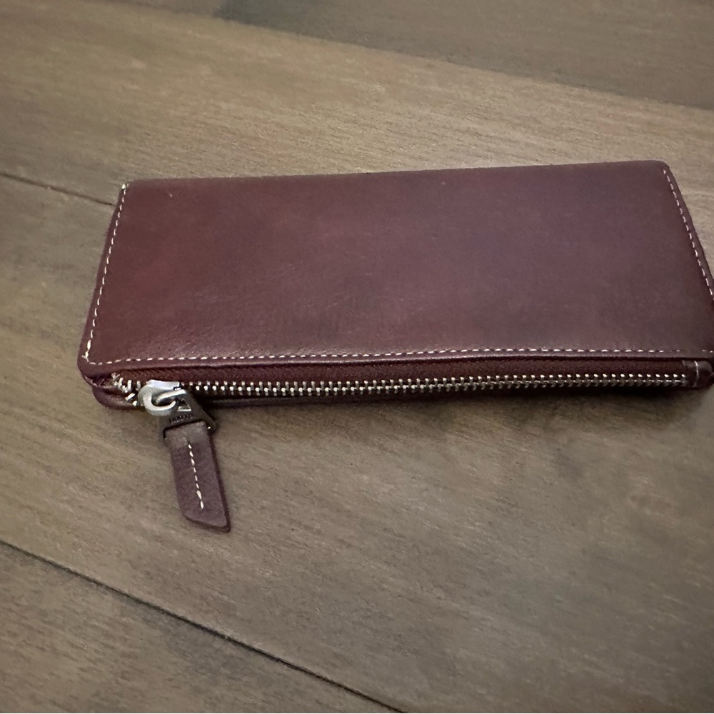 Roots Burgundy Leather Wallet - Picture 3 of 12